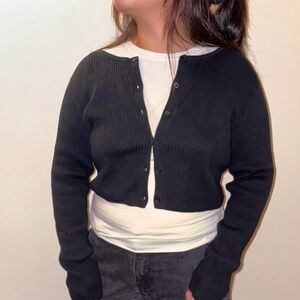 Uniqlo Black Ribbed Cropped Button Cardigan